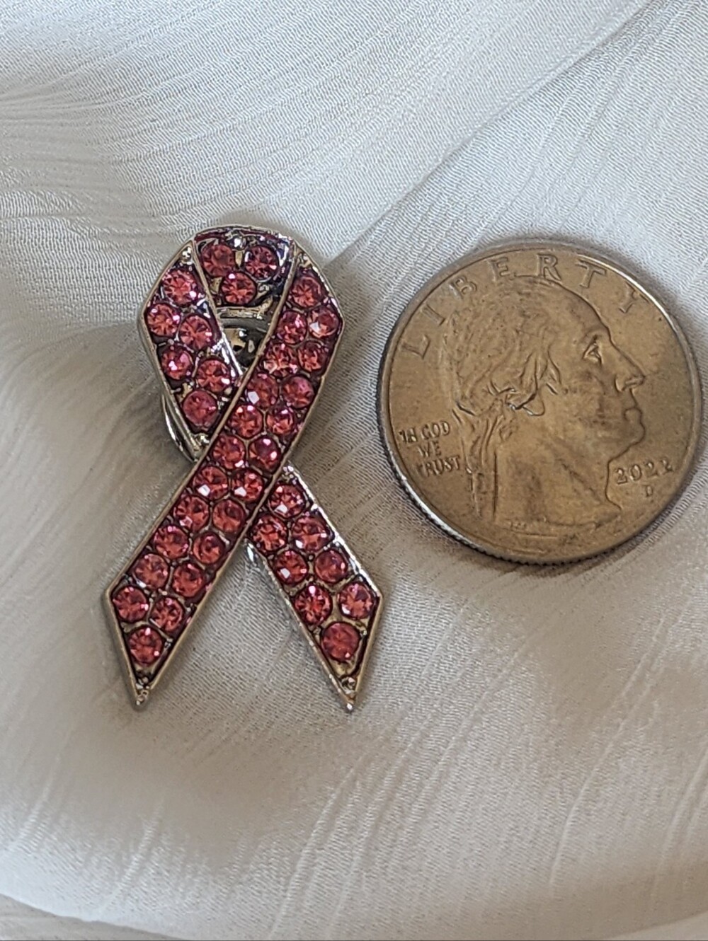 🎀🎗 Pink Rhinestone Ribbon Brooch Pin - Picture 5 of 5